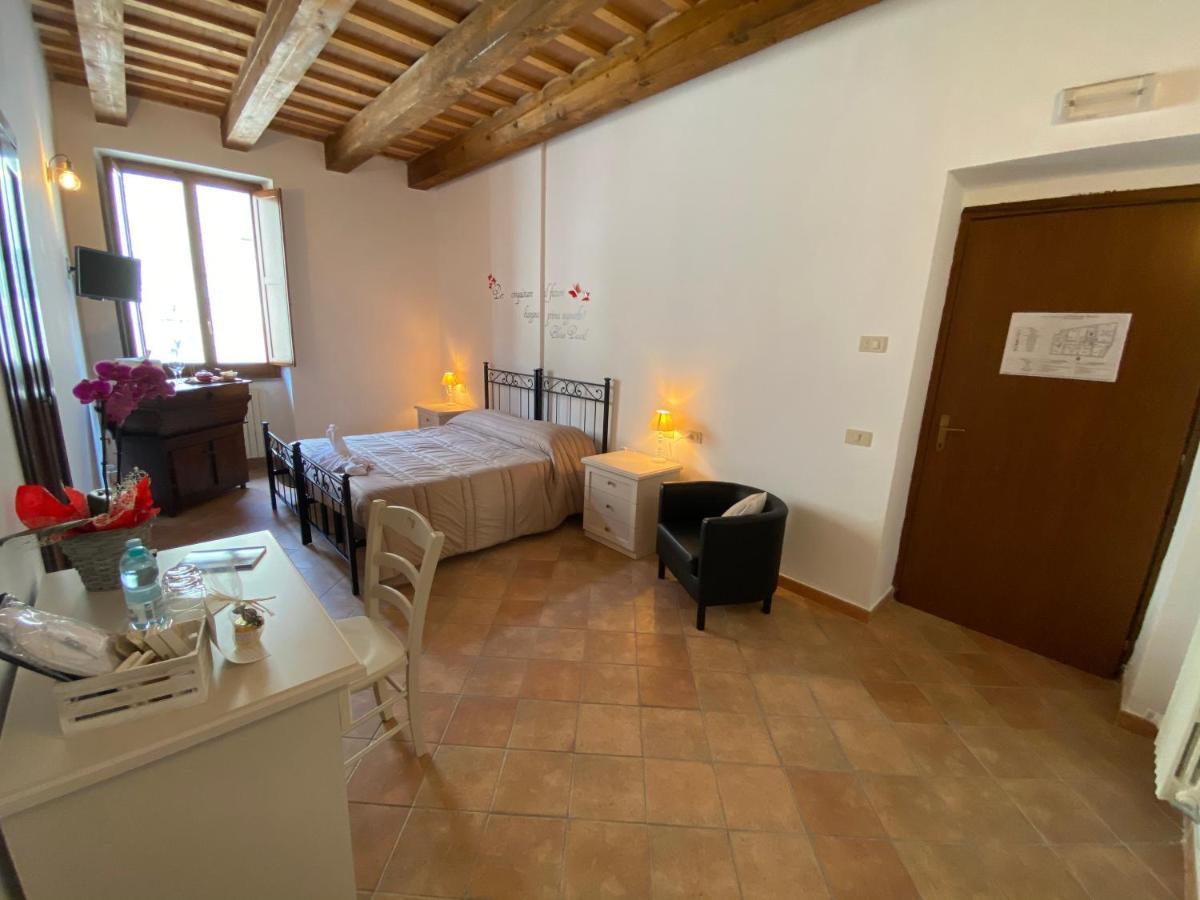Locanda Della Pieve Pievebovigliana Екстериор снимка