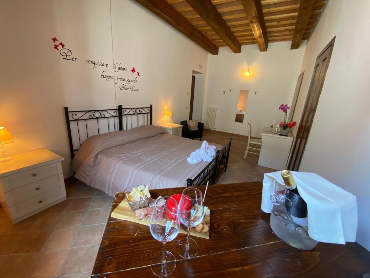 Locanda Della Pieve Pievebovigliana Екстериор снимка