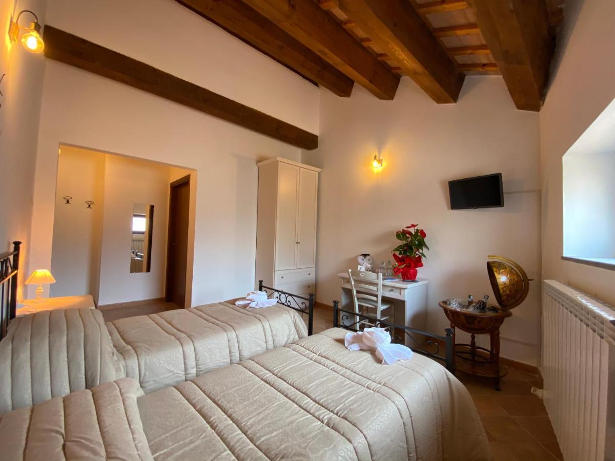 Locanda Della Pieve Pievebovigliana Екстериор снимка