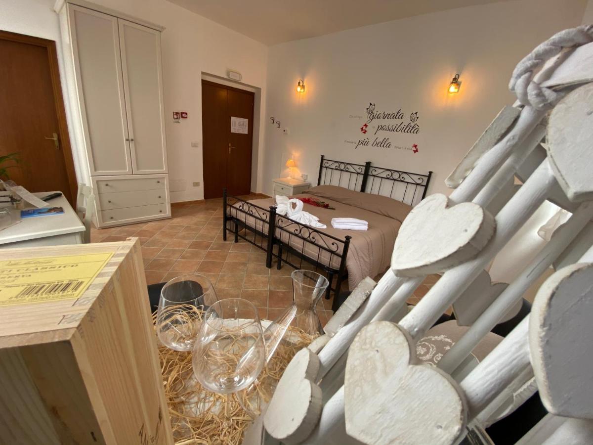 Locanda Della Pieve Pievebovigliana Екстериор снимка