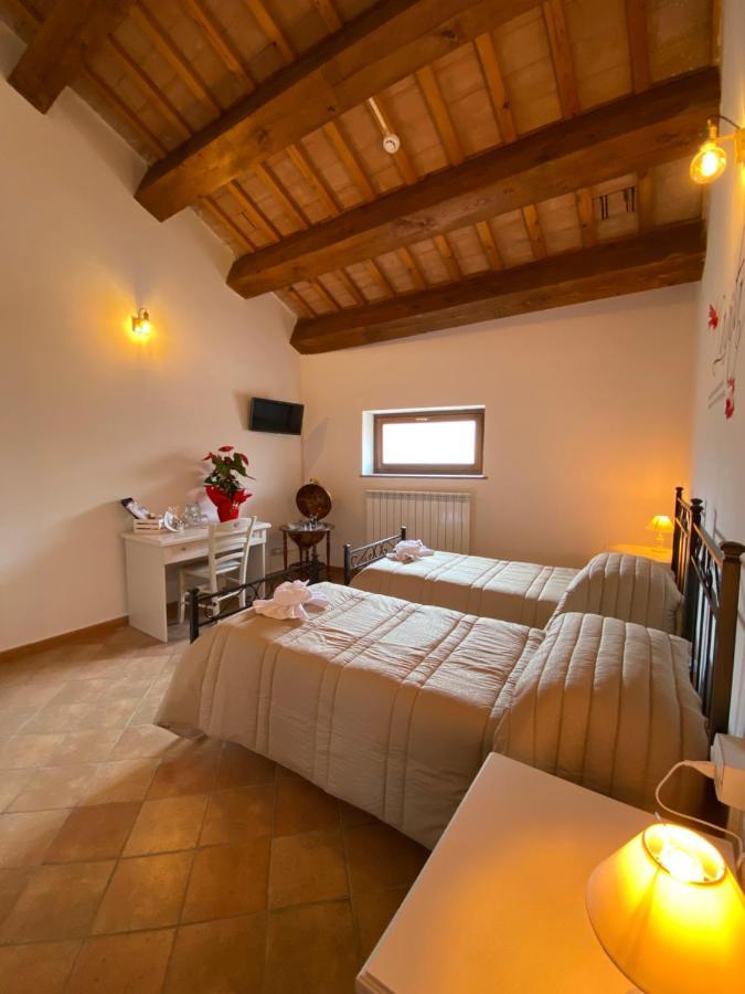 Locanda Della Pieve Pievebovigliana Екстериор снимка