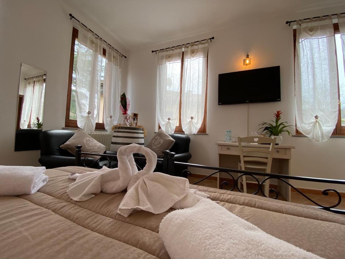 Locanda Della Pieve Pievebovigliana Екстериор снимка