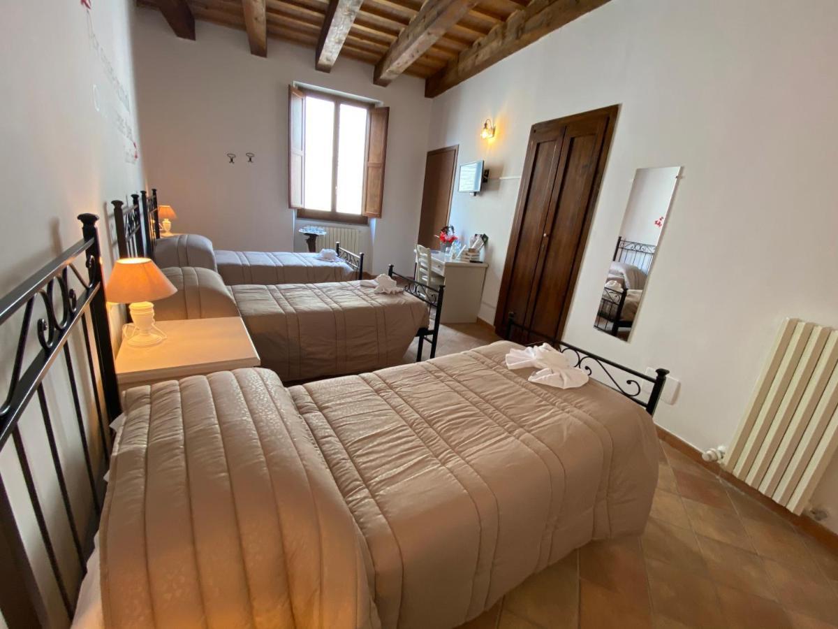 Locanda Della Pieve Pievebovigliana Екстериор снимка
