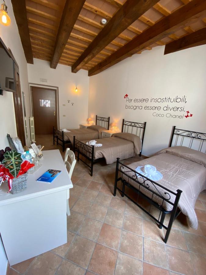 Locanda Della Pieve Pievebovigliana Екстериор снимка