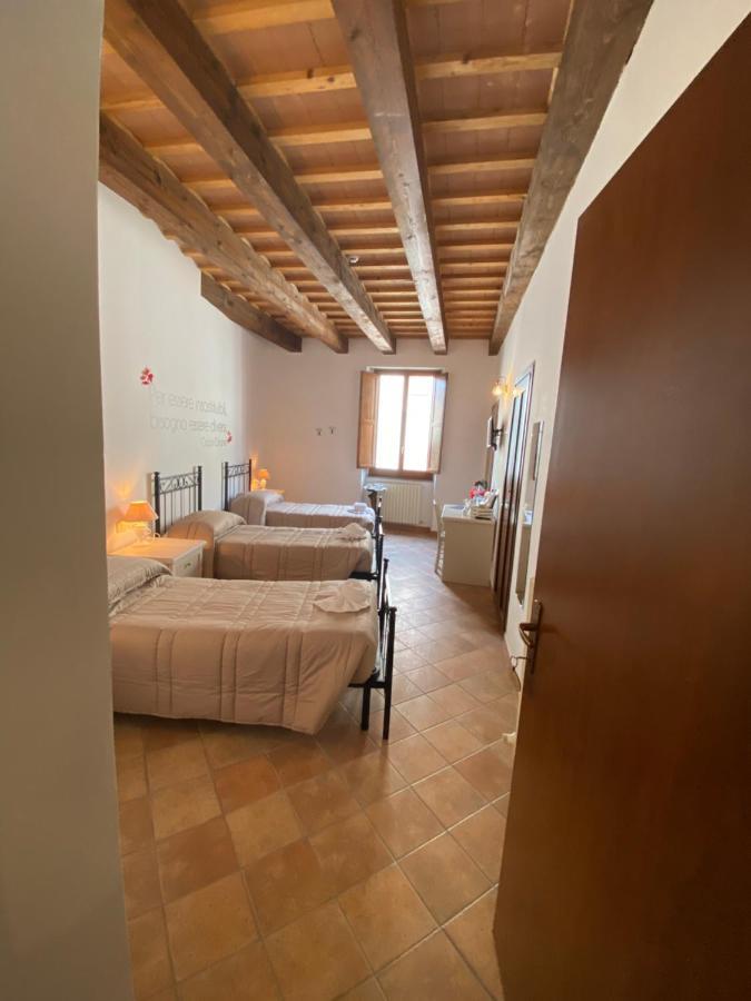 Locanda Della Pieve Pievebovigliana Екстериор снимка