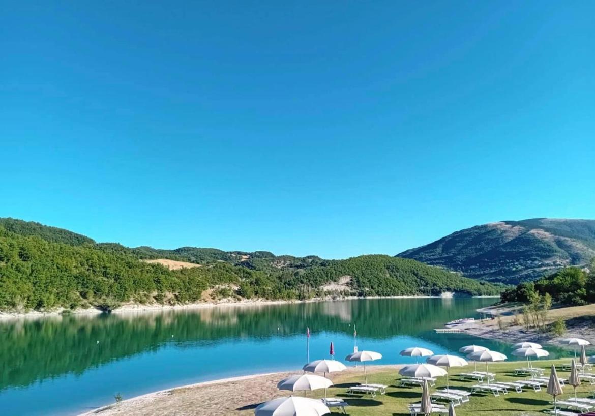 Locanda Della Pieve Pievebovigliana Екстериор снимка